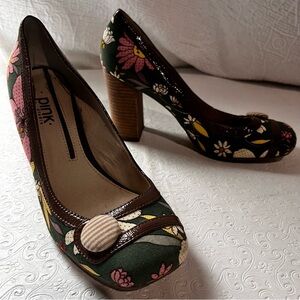 Anthropologie Pink Studio Floral Print Block Heels Size 8 Pumps 3.5 in Heel EUC